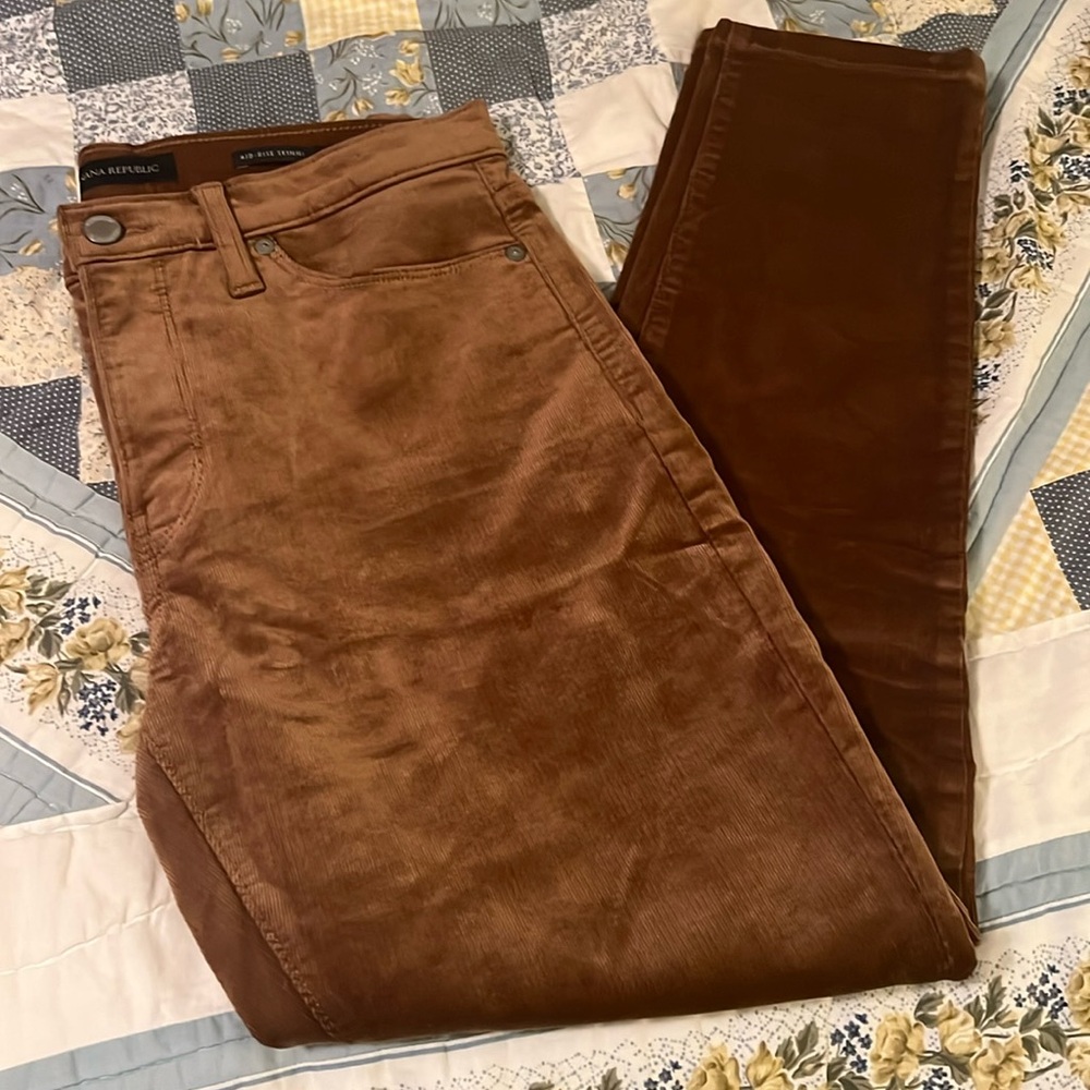 🍂 Banana Republic Mid-Rise Skinny Corduroy Jean 🍂